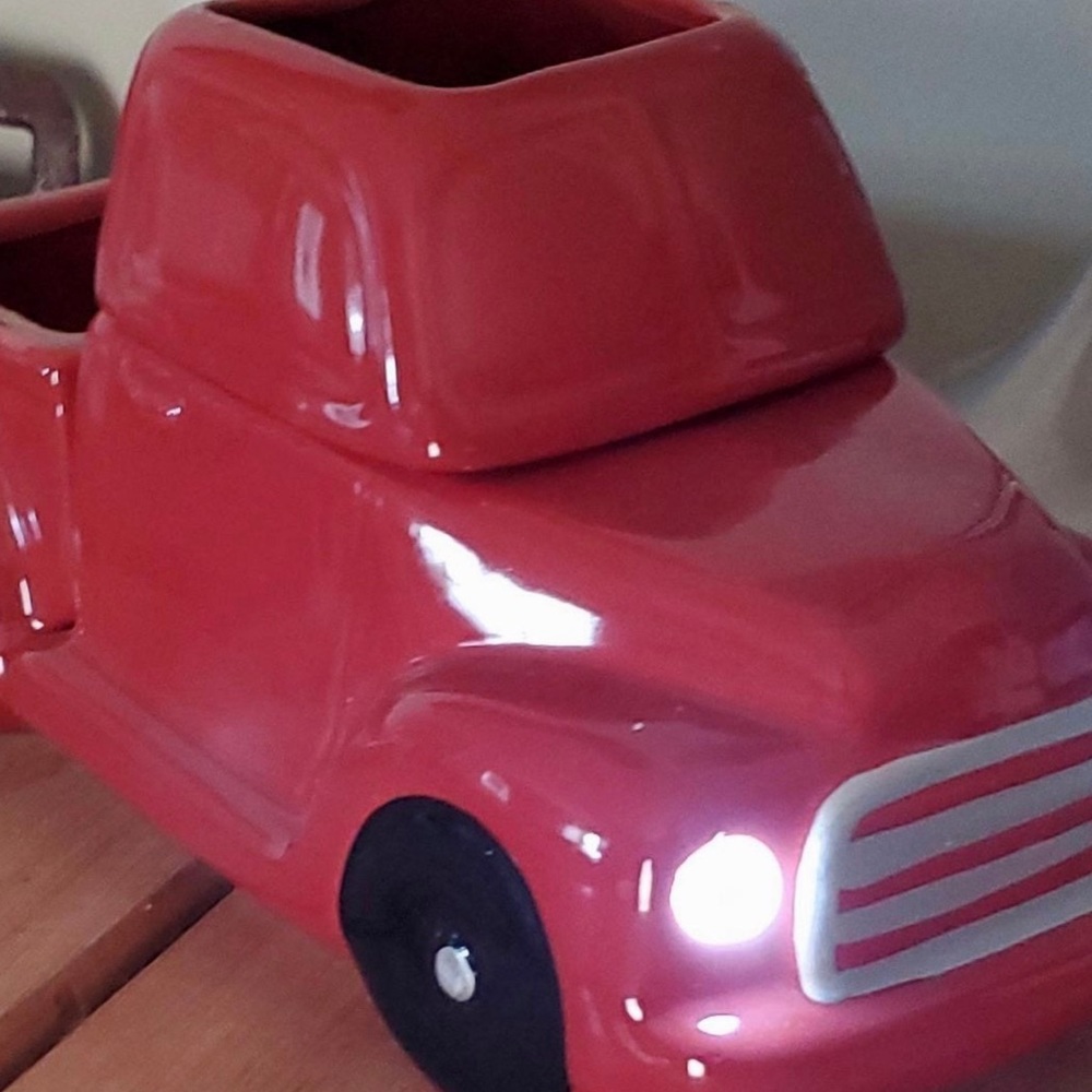 Red truck, wax warmer